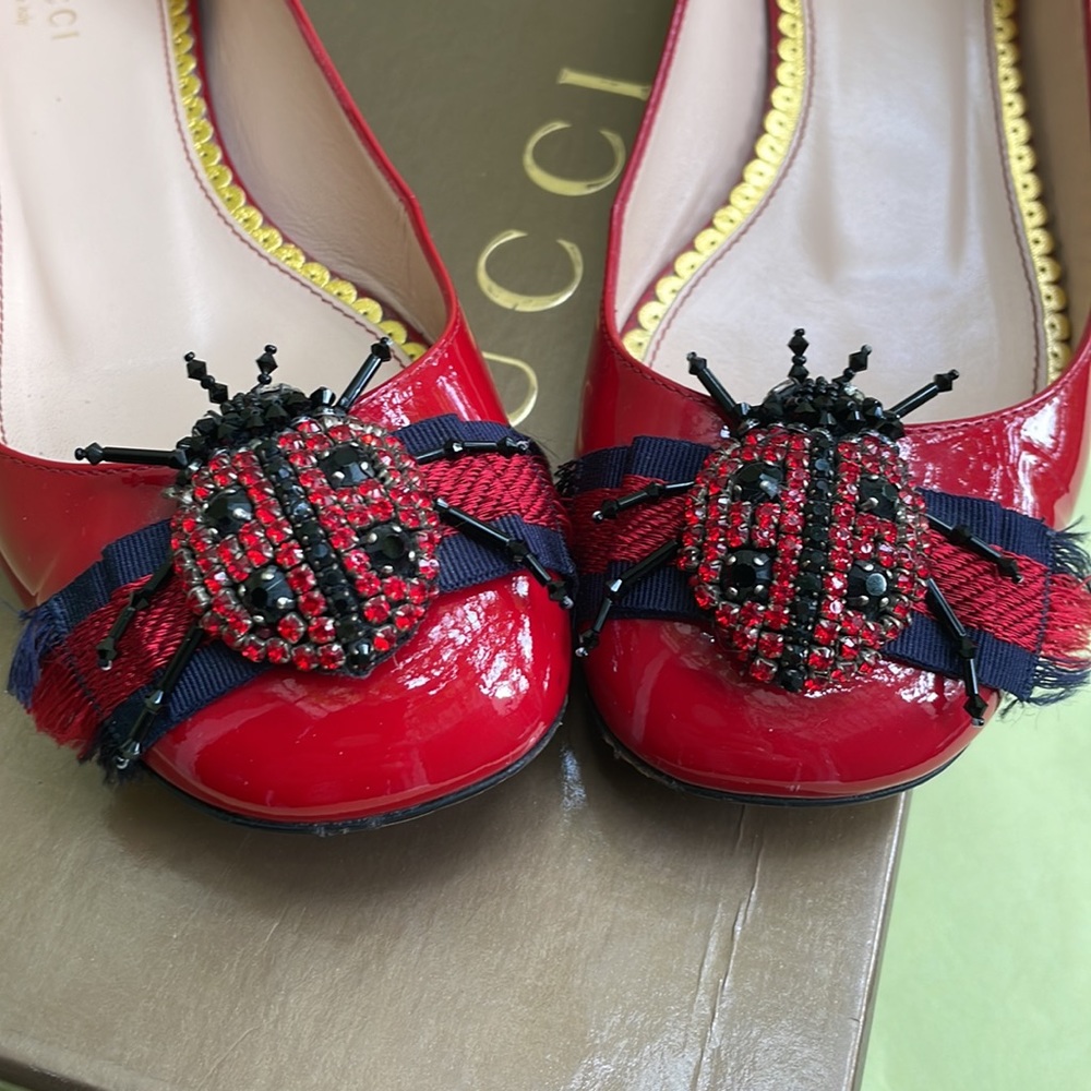 Dark red Gucci patent leather flats with sparkly ladybug 🐞 in the box - Picture 3 of 15